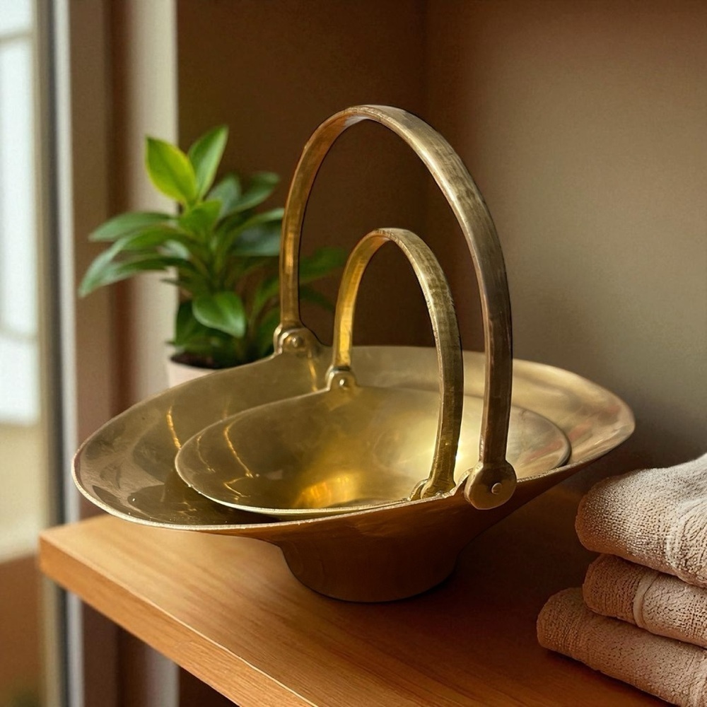 Vtg Brass Baskets Set of 2 Nesting Handled Patina MCM Hollywood Regency Decor - Picture 3 of 9
